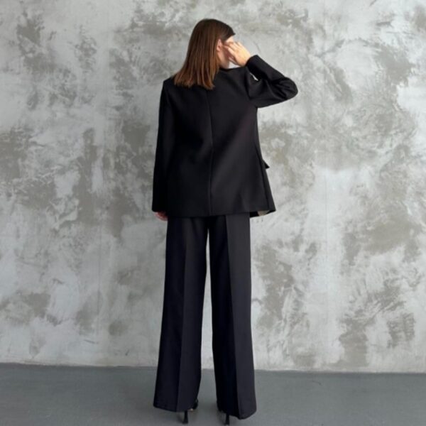 Chic Black Tailored Suit